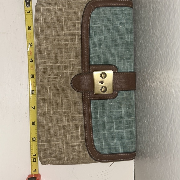 Merona hand clutch bag . Good condition. Preowned . 10 x 6.5 inches - Picture 9 of 10